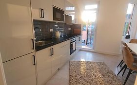 Stone Lodge 2 Min Walk From Edgware Underground